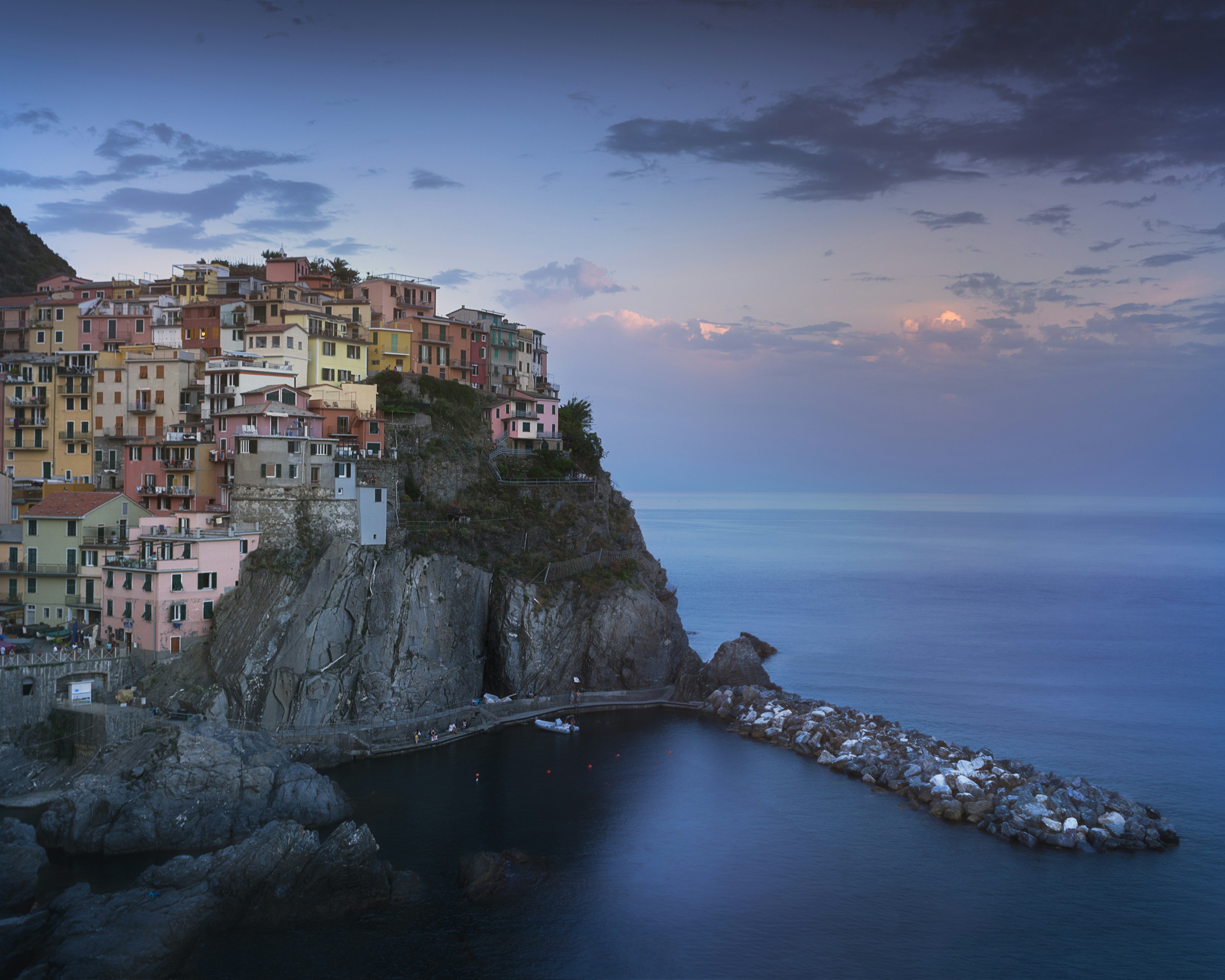 houses near the sea, Waiting for the sun to sleep, Cinque Terre