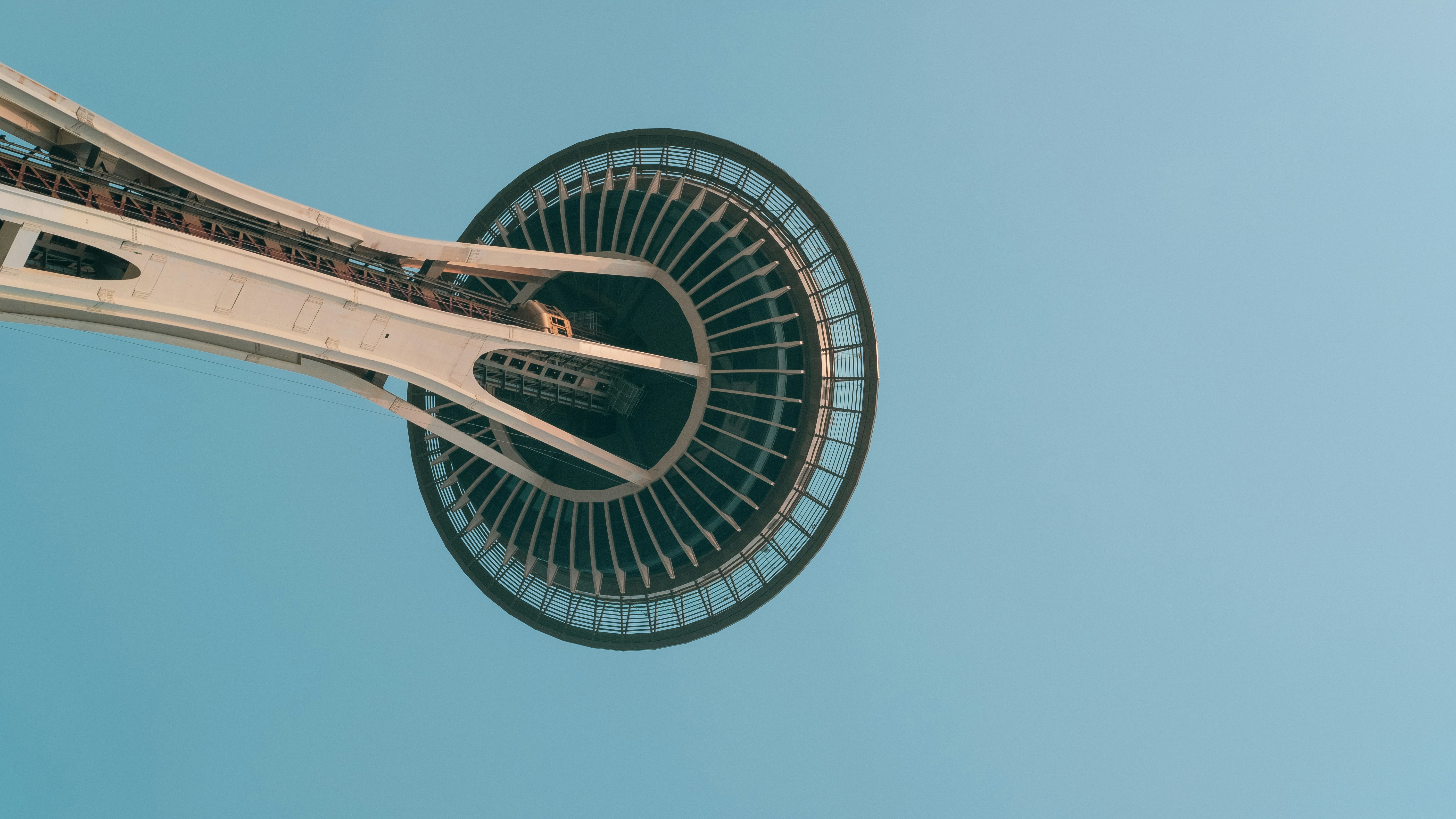 华为政府背景，企业发展与国家战略的深度交织