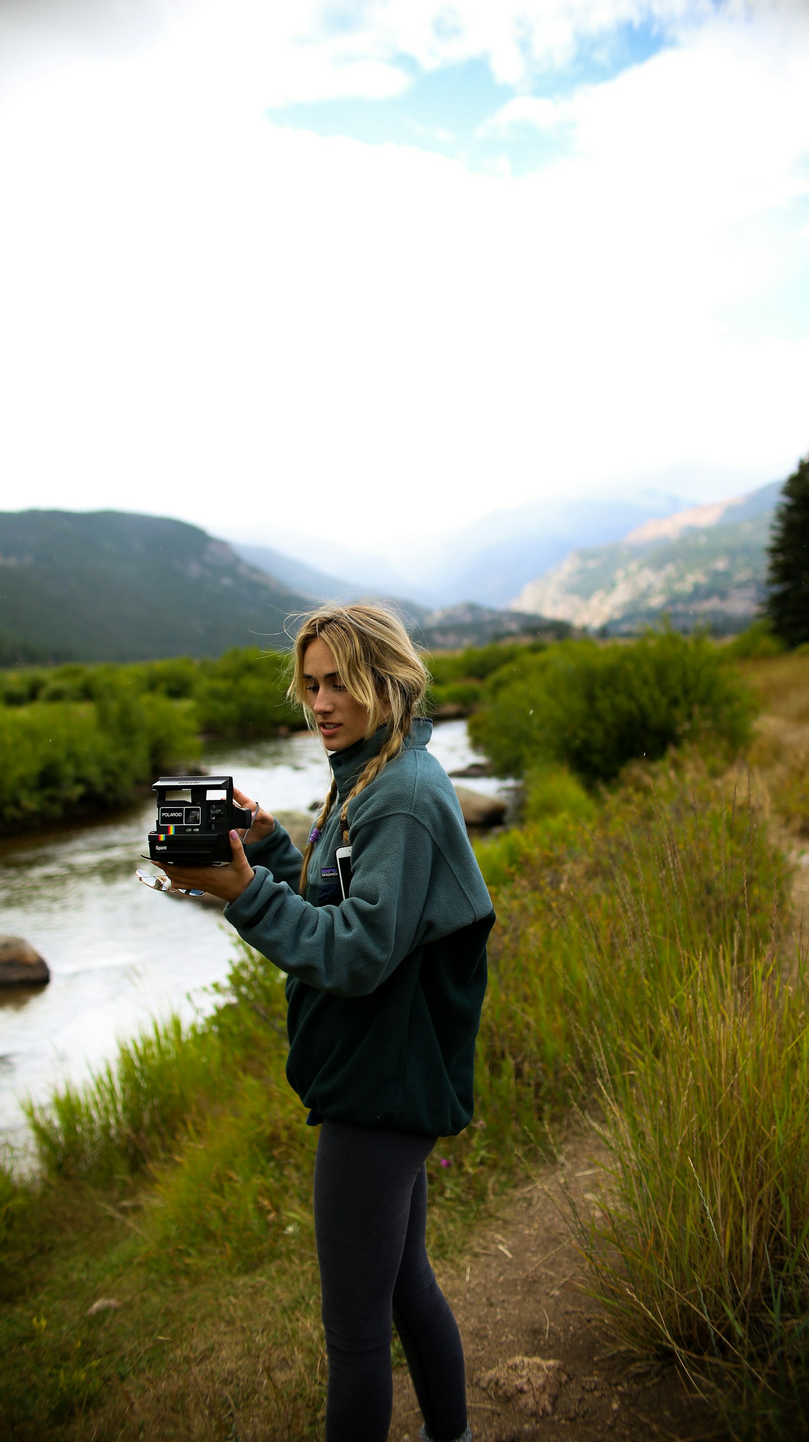 Canon EOS 6D + Sigma 30mm F1.4 EX DC HSM sample photo. Women's black and teal photography