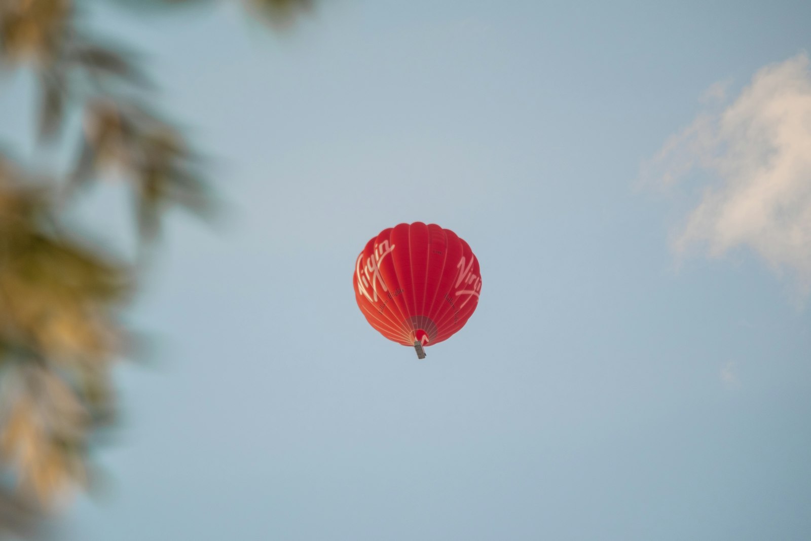 Fujifilm X-E2S sample photo. Red hot air balloon photography