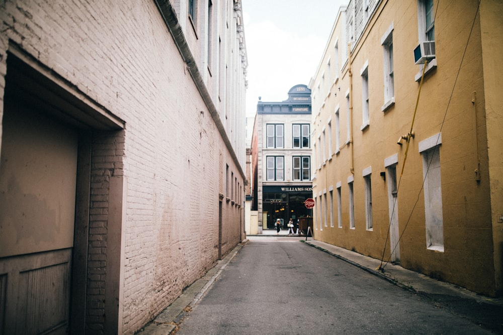 alley during day