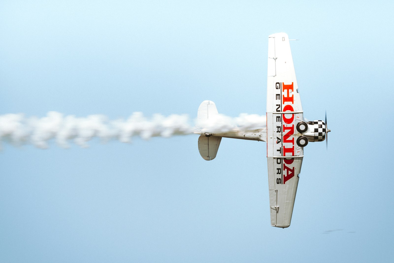 Canon EF 100-400mm F4.5-5.6L IS USM sample photo. White biplane on sky photography