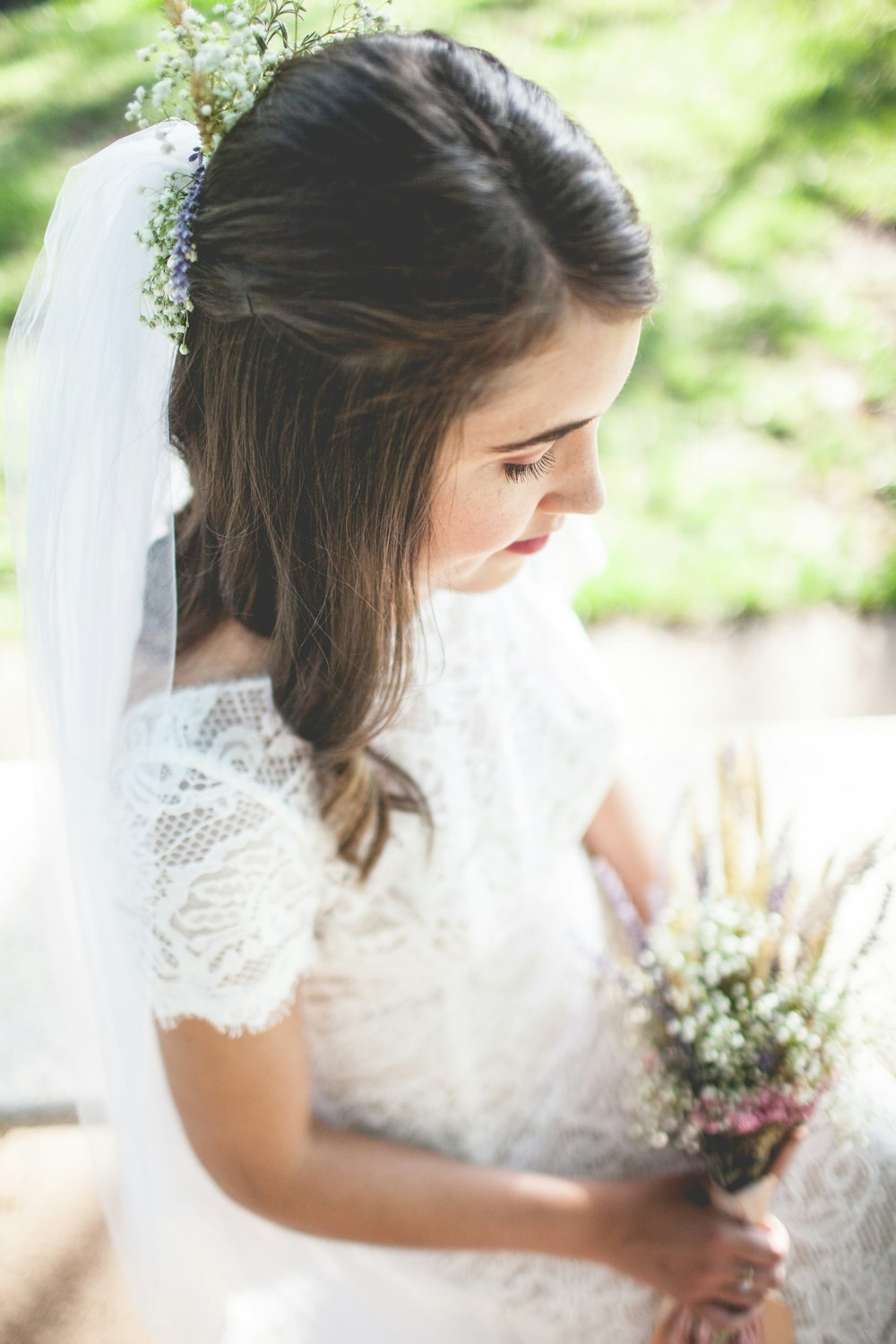 women's white lace crew-neck wedding gown