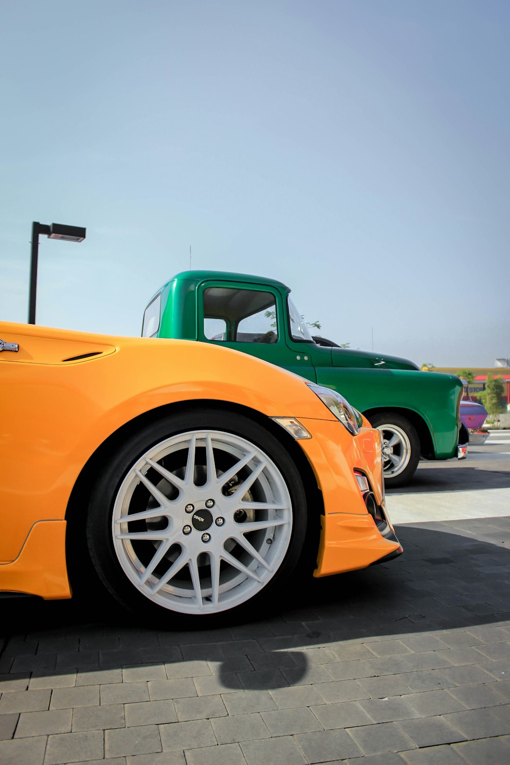 Coche naranja