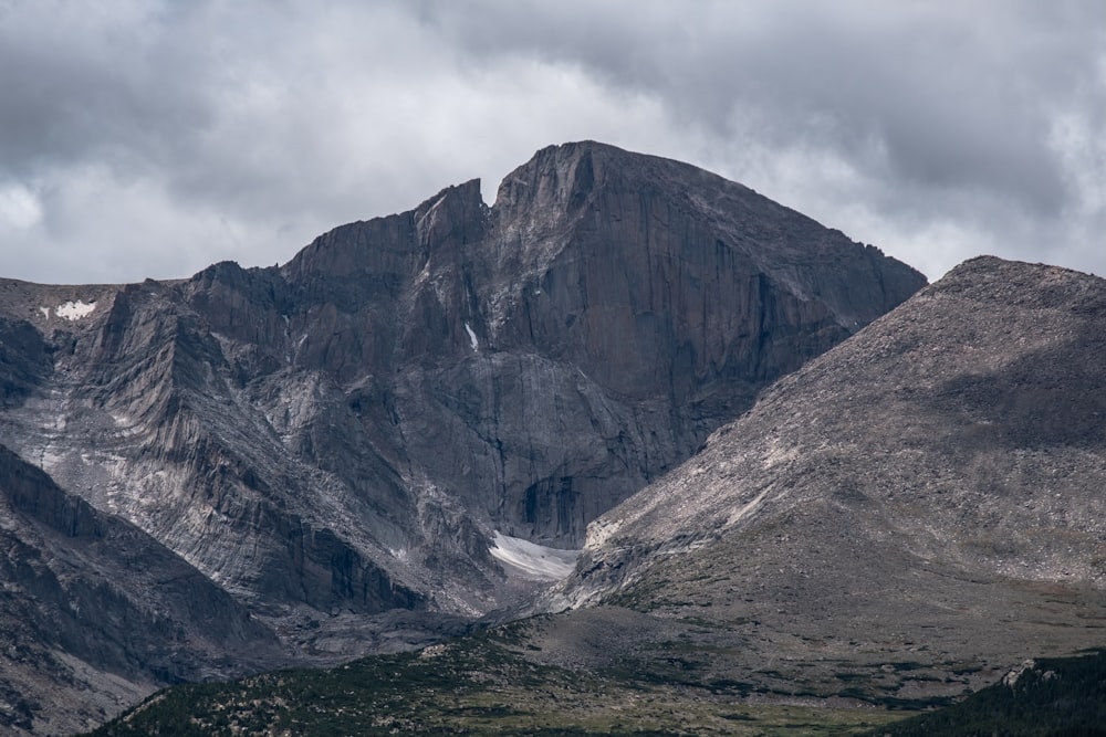 mountain under cloudy sky