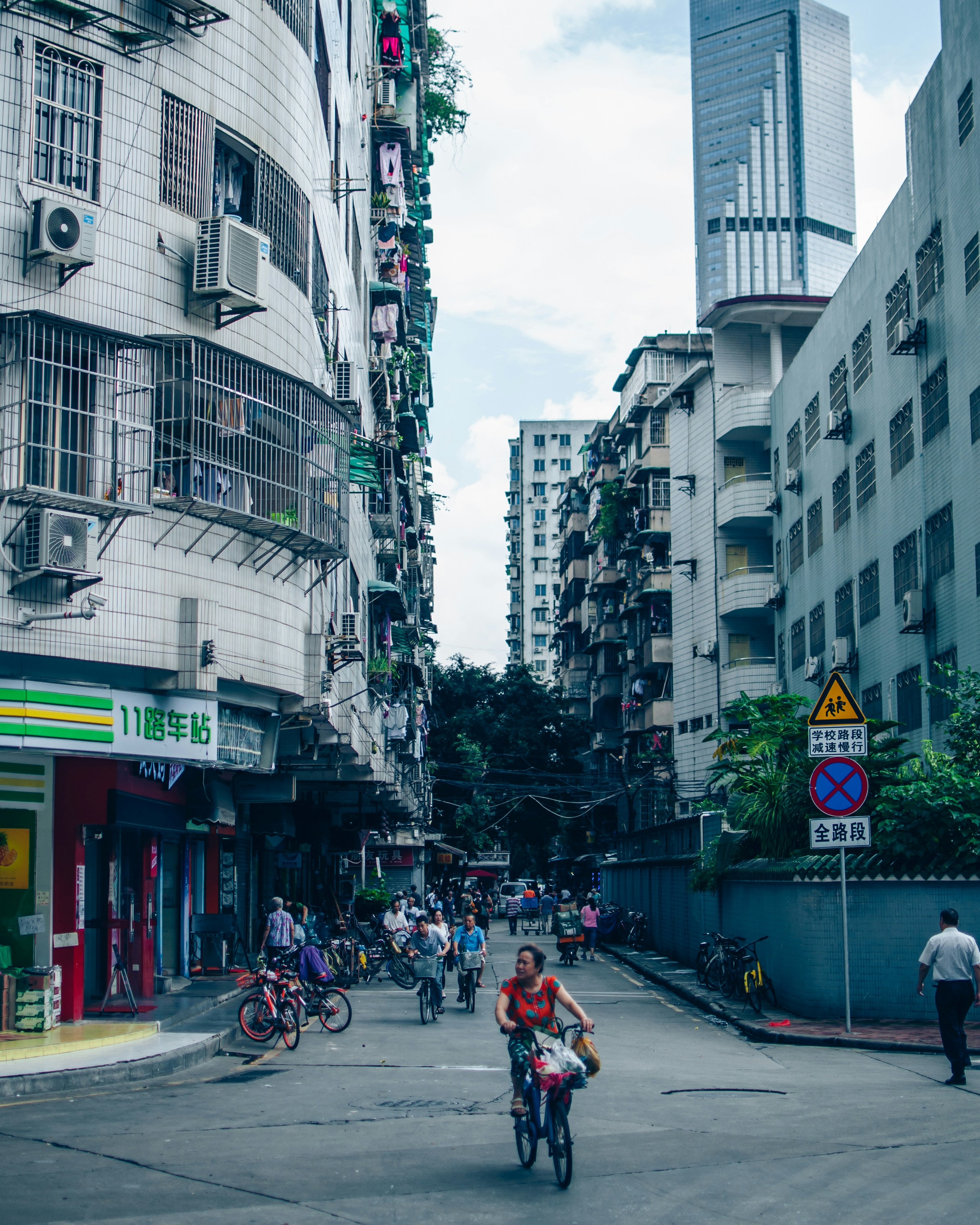 photo-1535676849845-b24dd2e31452?ixlib=rb-1.2.1&ixid=eyJhcHBfaWQiOjEyMDd9&auto=format&fit=crop&w=1000&q=80