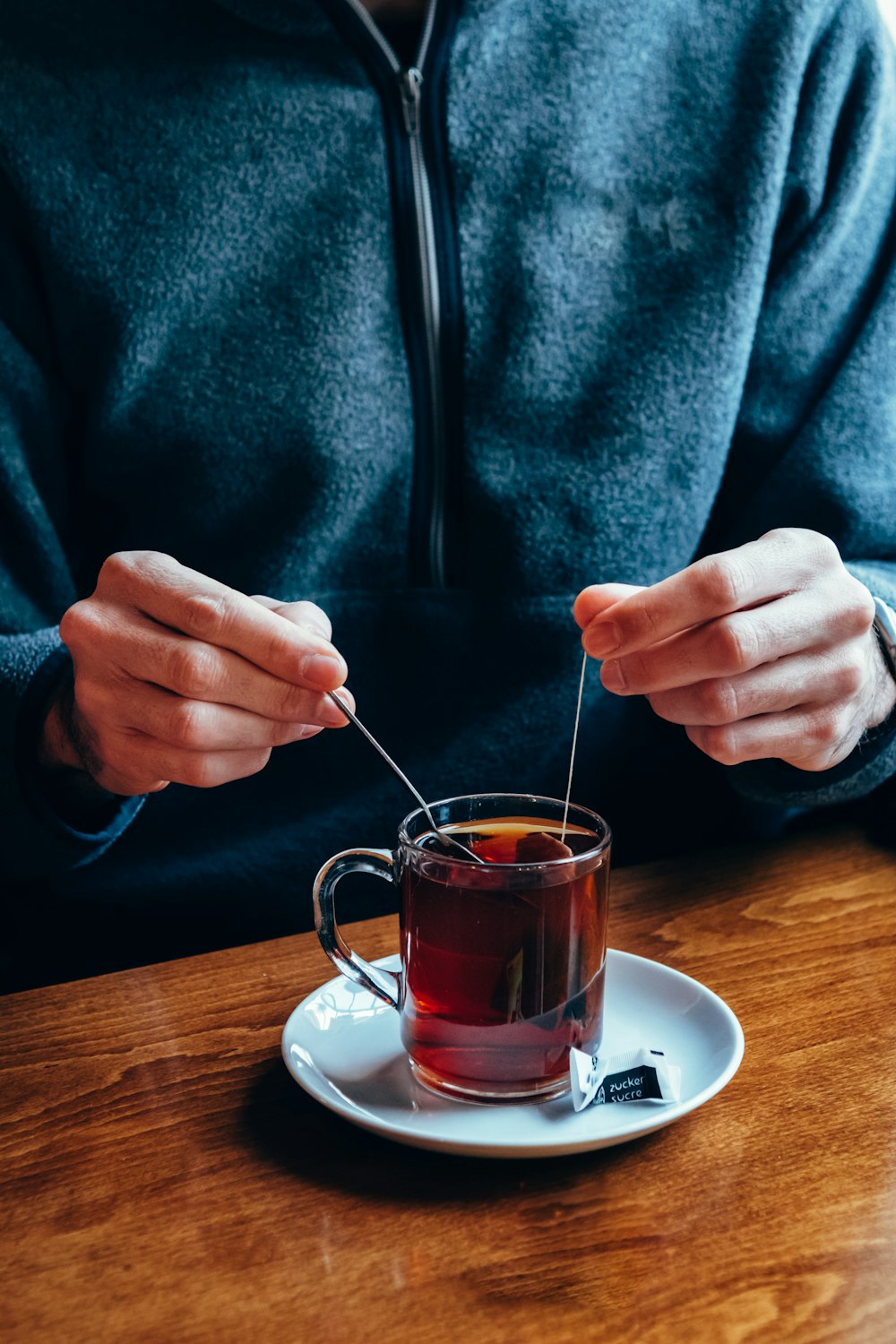 taza llena de té