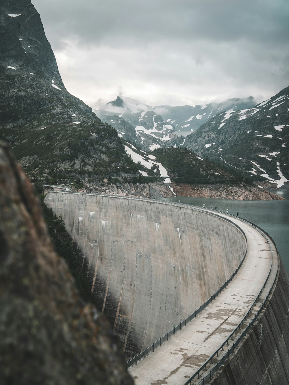 close up photography of dam near mountain