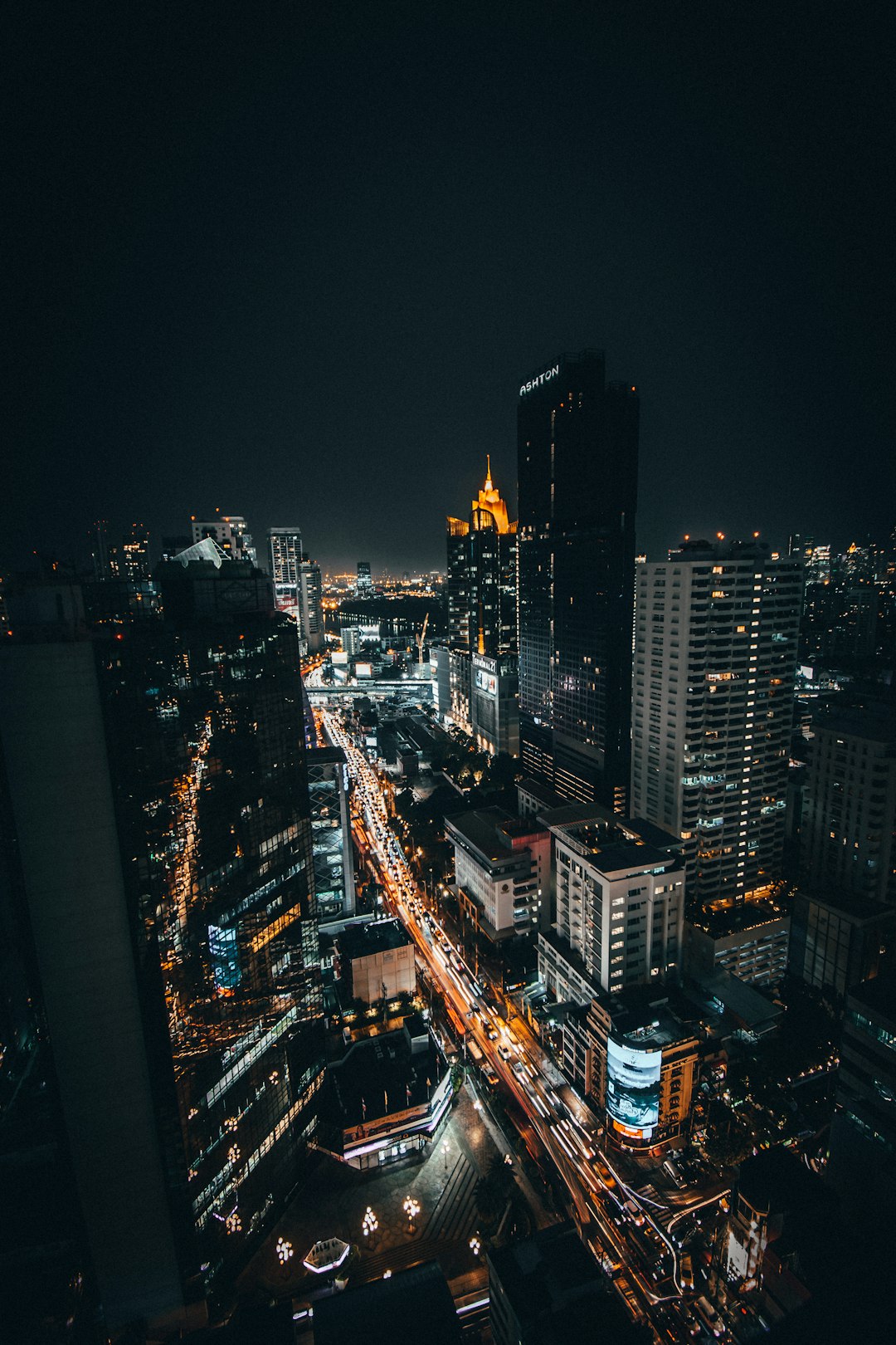 photo of Bangkok Skyline near Bangkok Yai