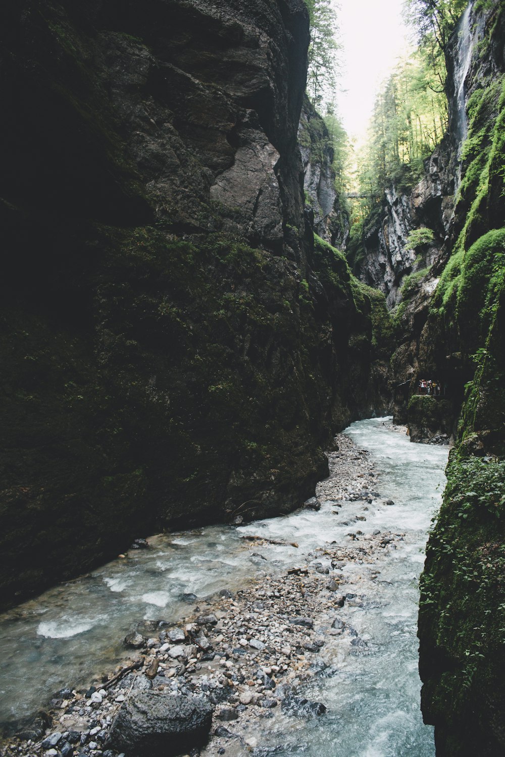 river between mountains