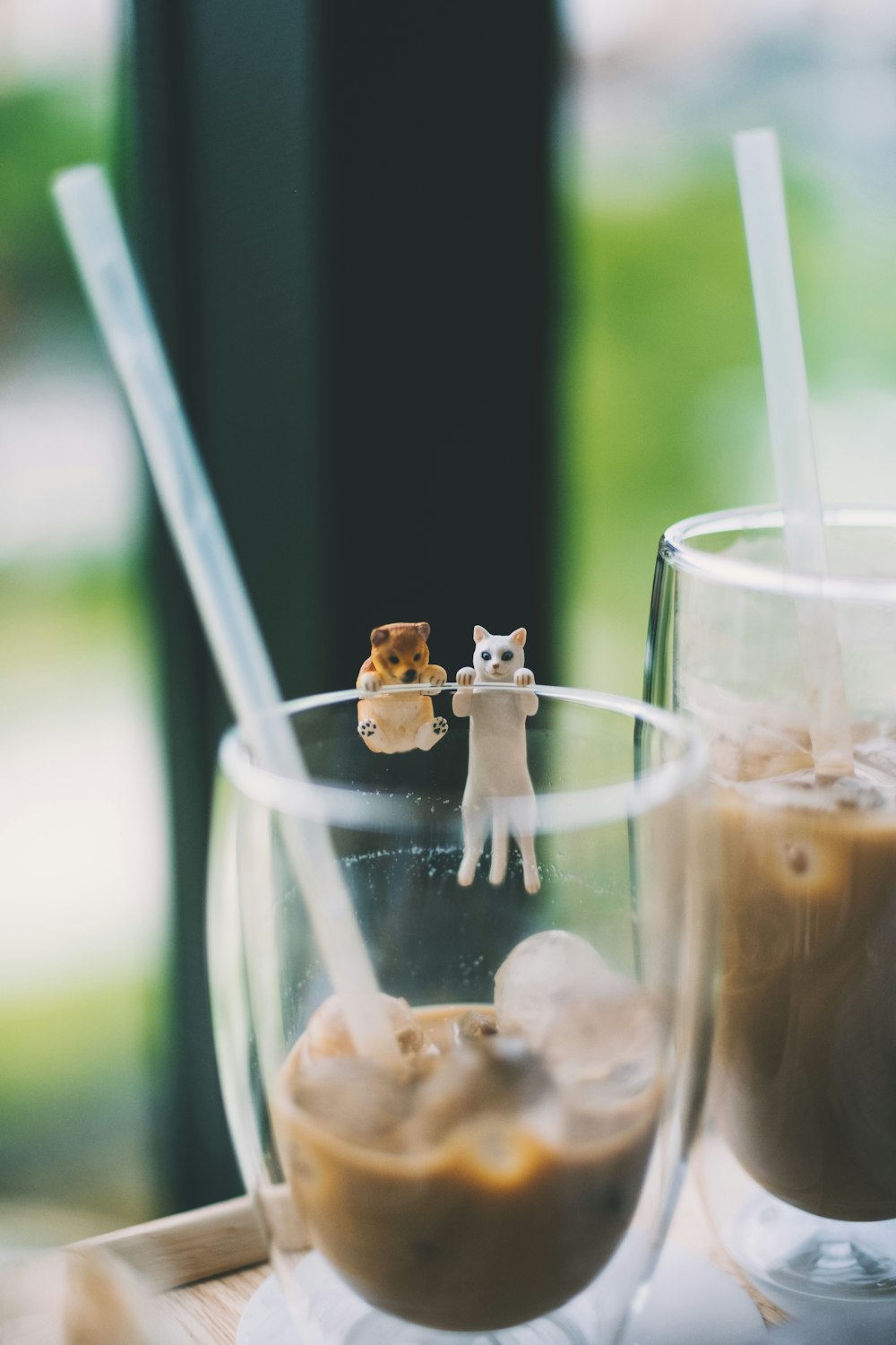 shallow focus photography of drinking glasses