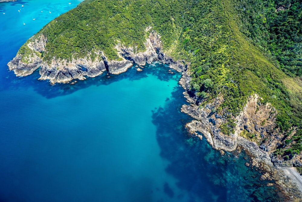 Fotografía aérea de la costa