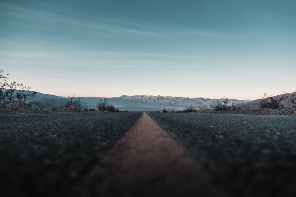 Carretera de hormigón vacía