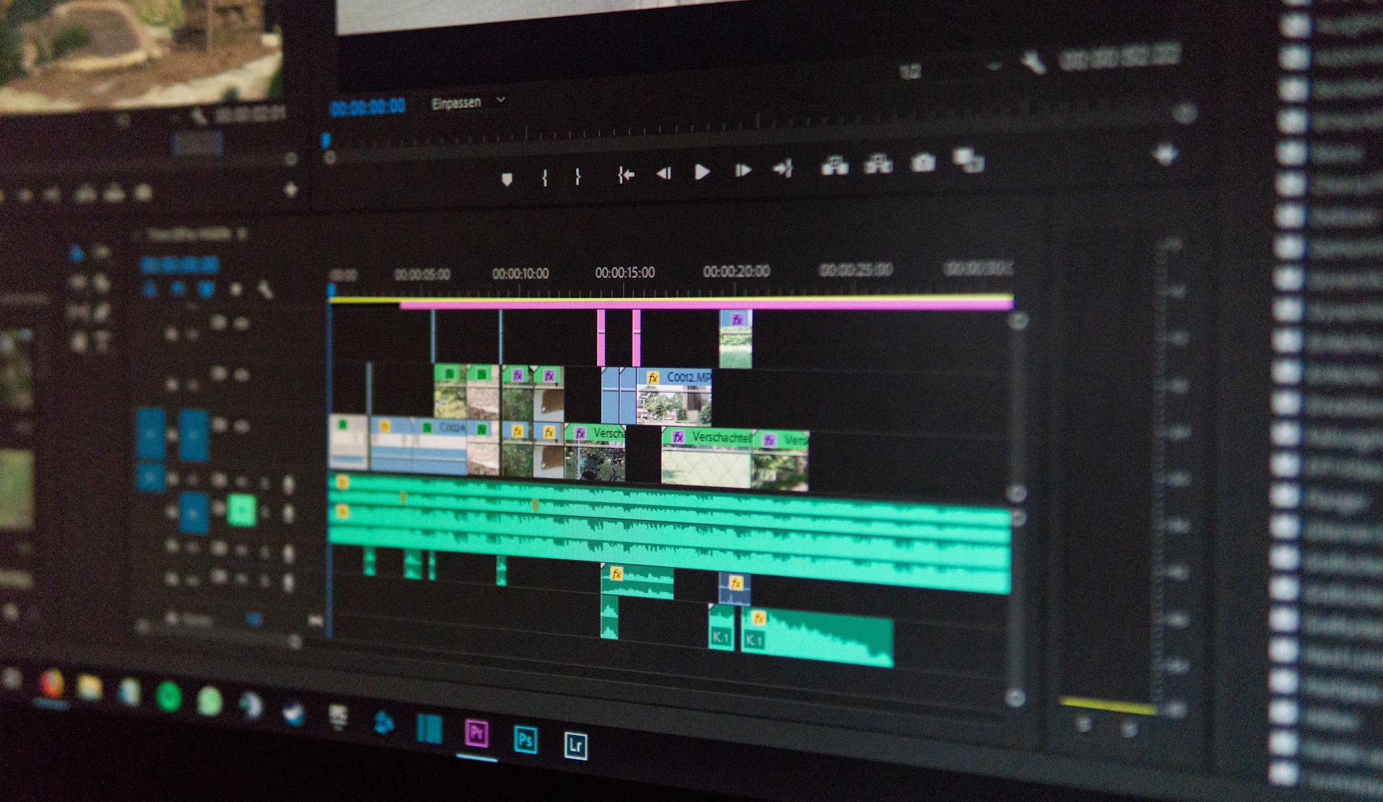 Adobe Premiere Pro Text-Based Editing: Issue with Playhead Jumping Around