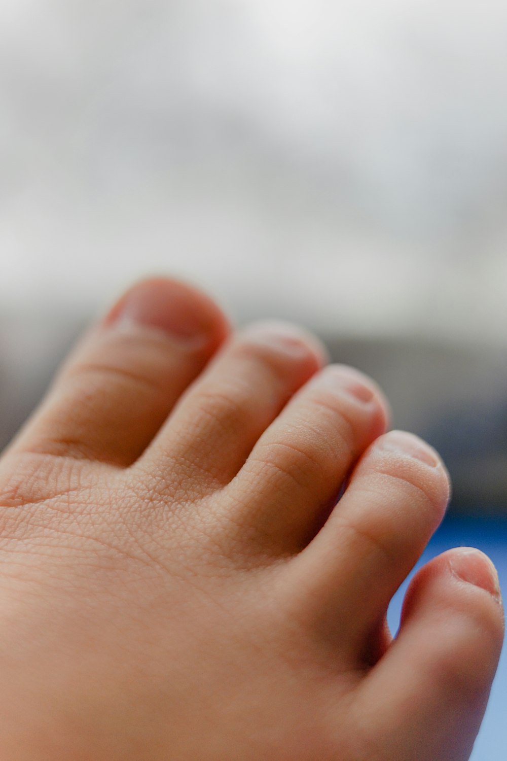 right human foot close-up photography