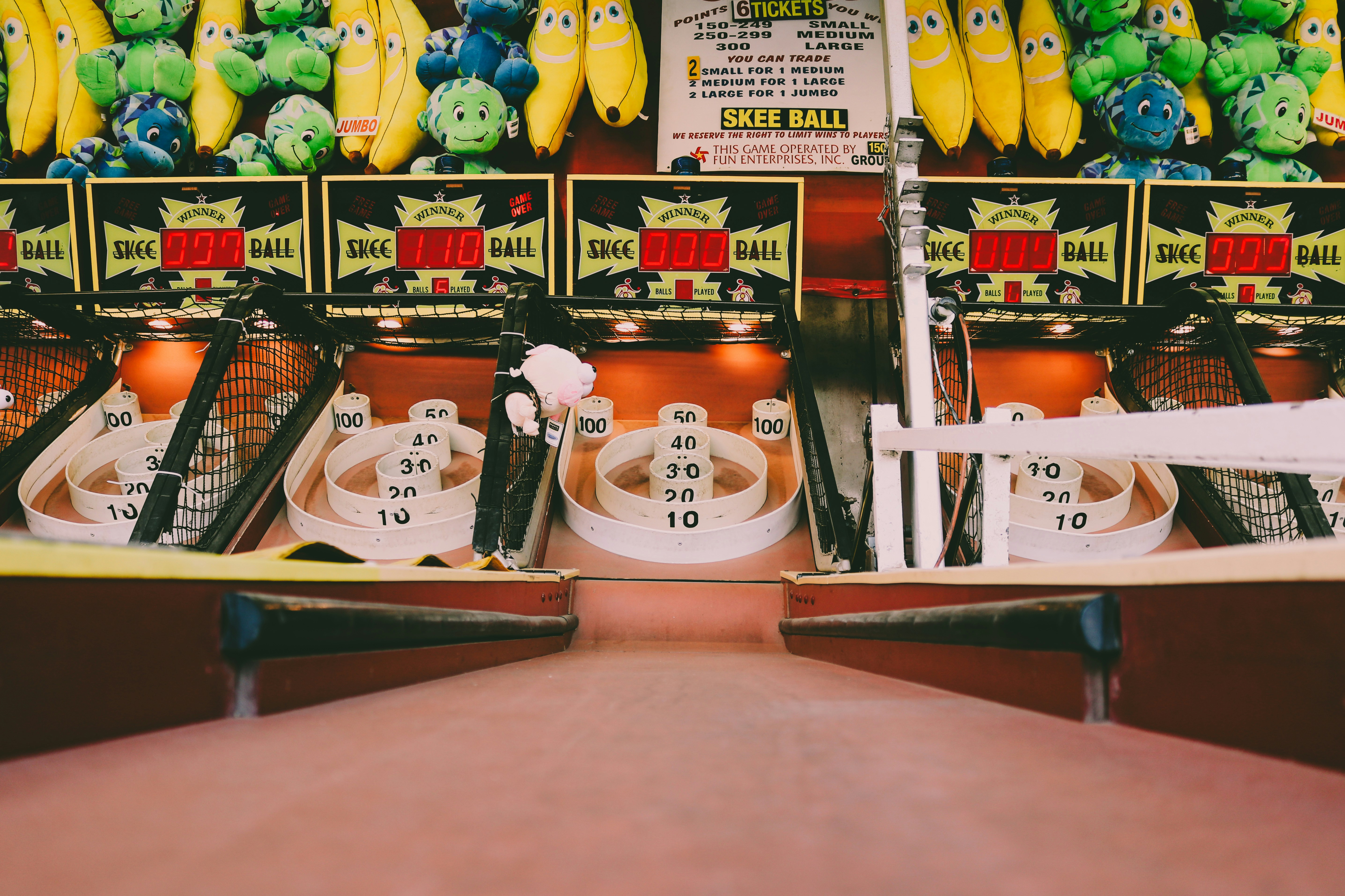 several ball toss arcade games
