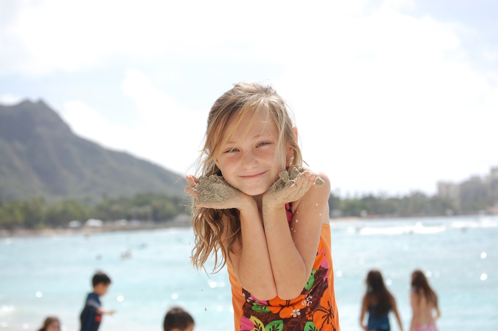 shallow focus photography of girl