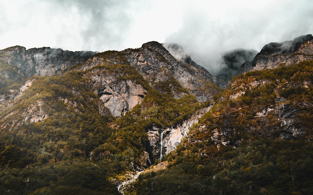 travelers stories about Hill station in Nærøyfjord, Norway