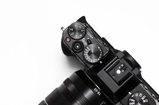 black DSLR camera
