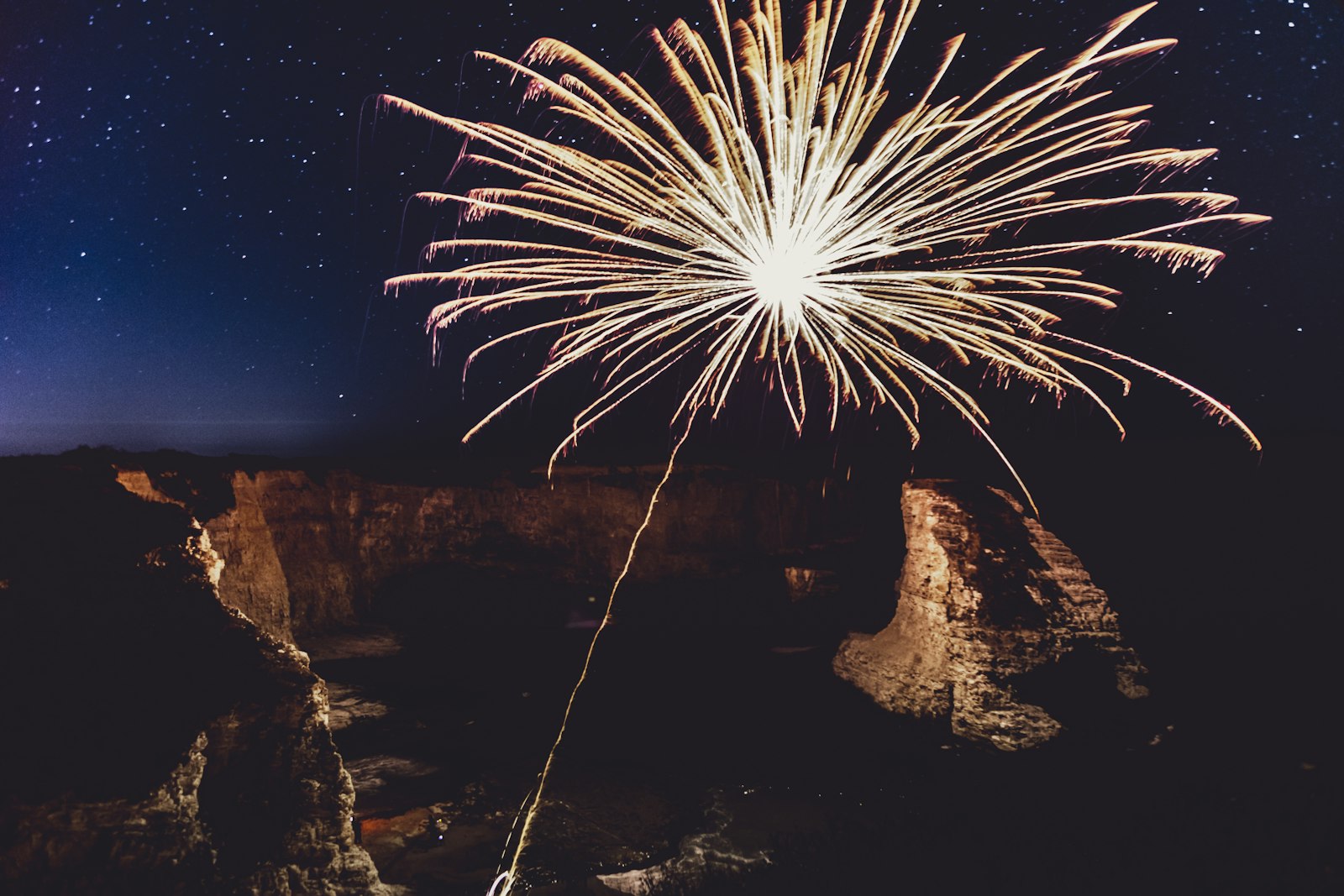 Nikon D850 + Nikon AF-S Nikkor 24-120mm F4G ED VR sample photo. Fireworks near mountain photography