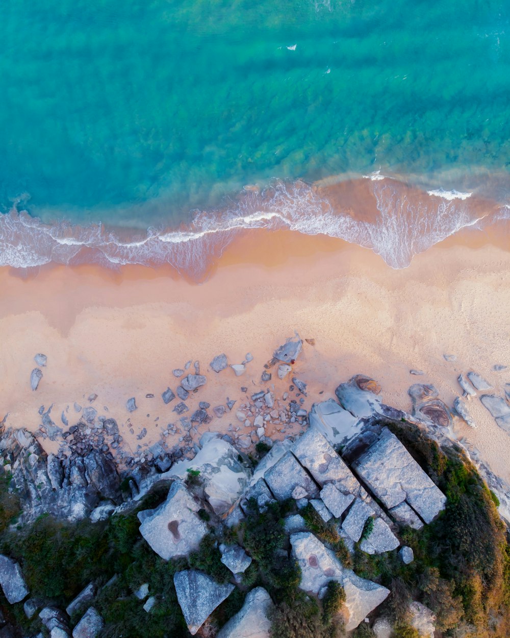 top view of shore during daytime