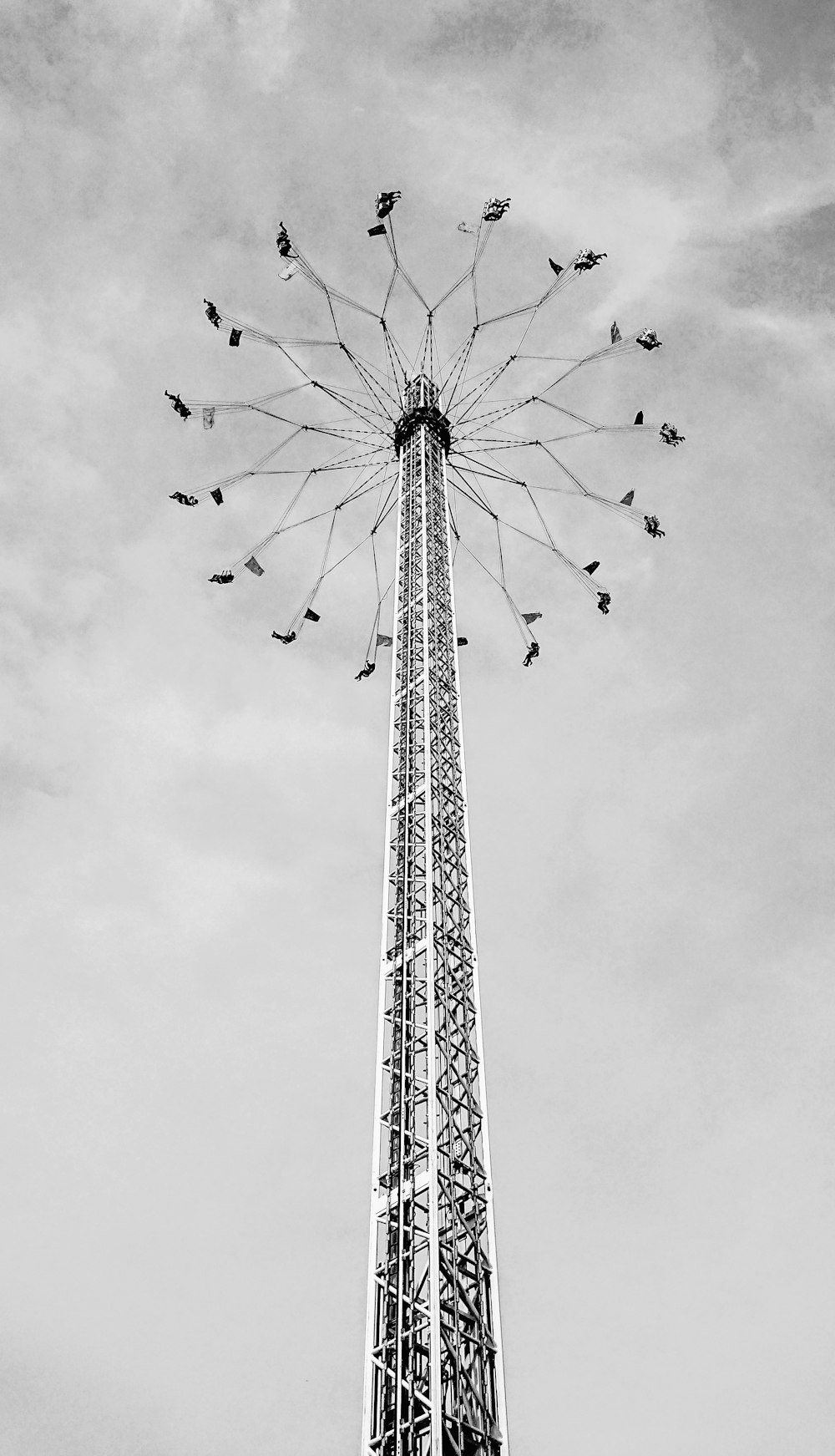 Photo en niveaux de gris de Park Ride