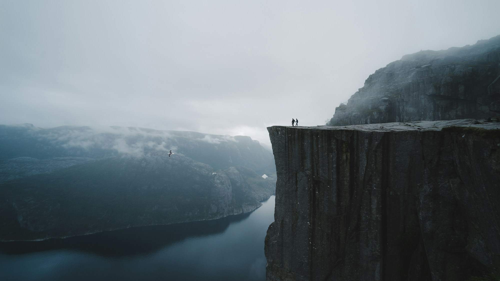 Discover Norway: A Travel Guide to Stunning Landscapes and Rich Heritage