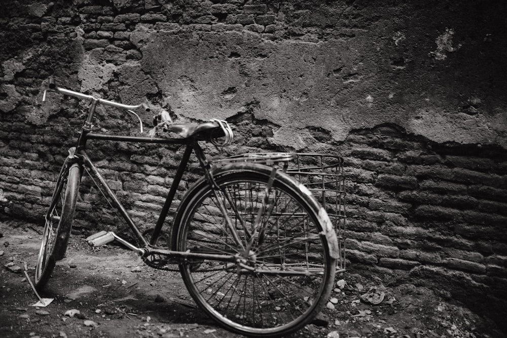 bicycle parked near wall