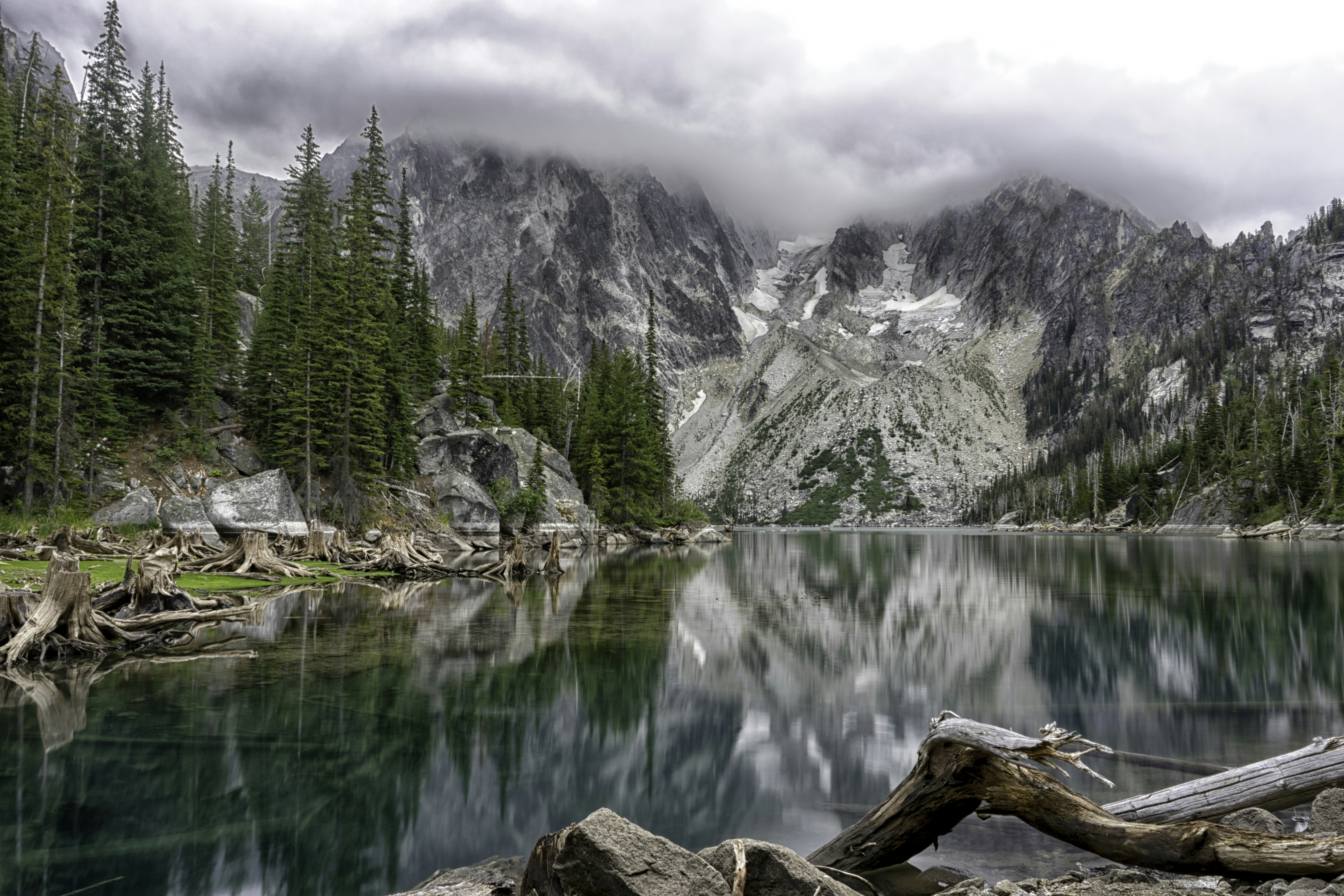 Photo by atanasmalamov