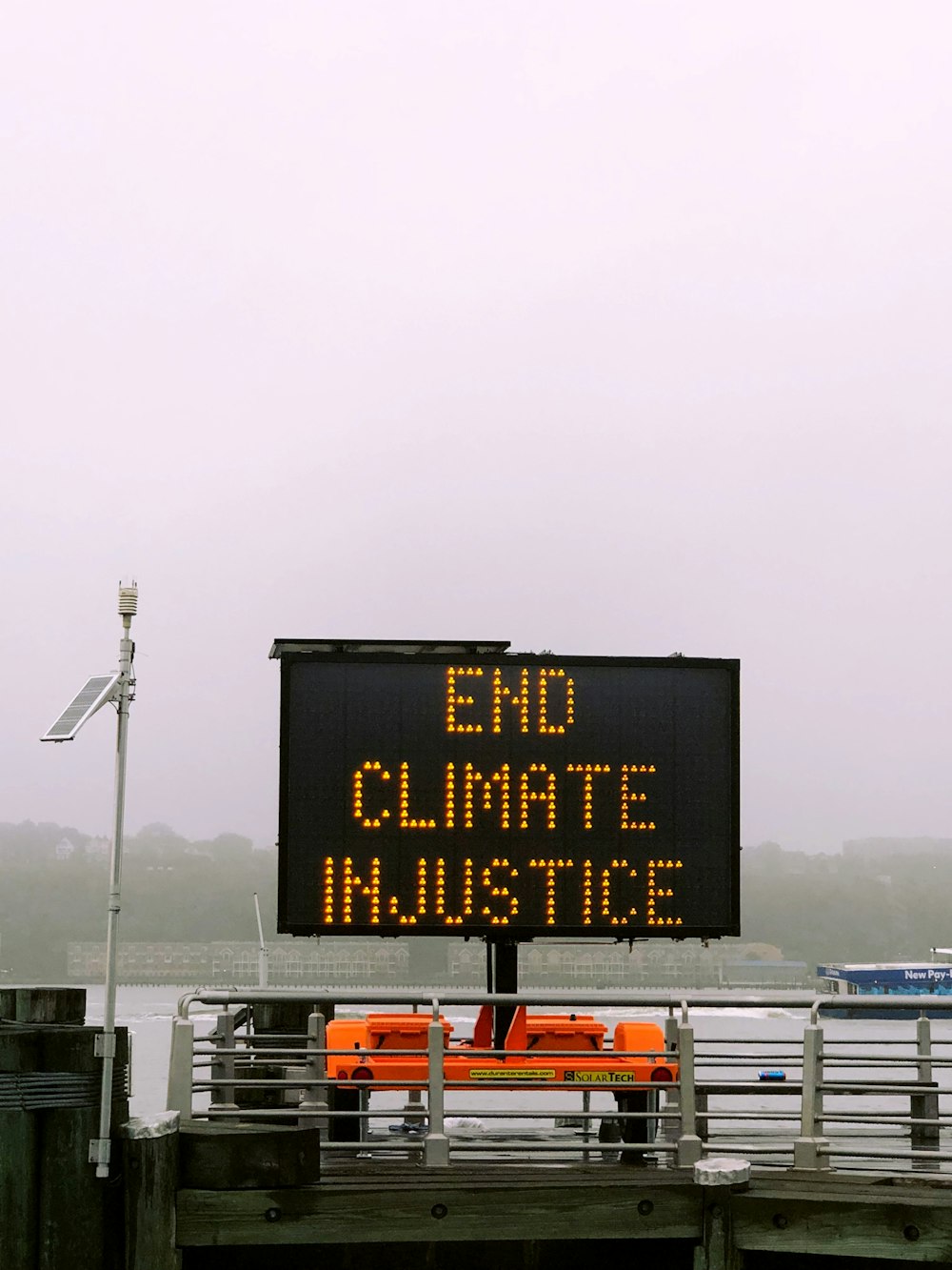 Mettre fin à l’injustice climatique sur écran LED