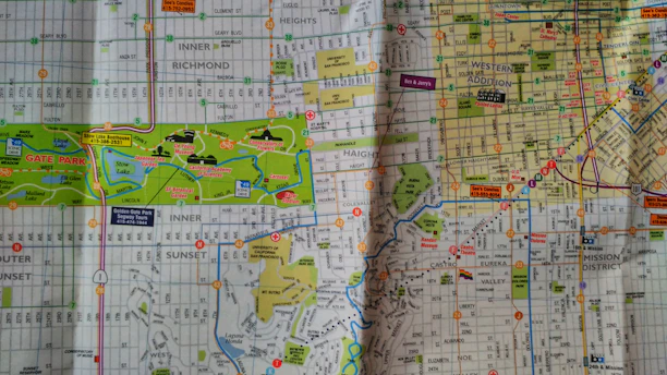 A detailed map highlighting different neighborhoods in Stavanger with rental price ranges.