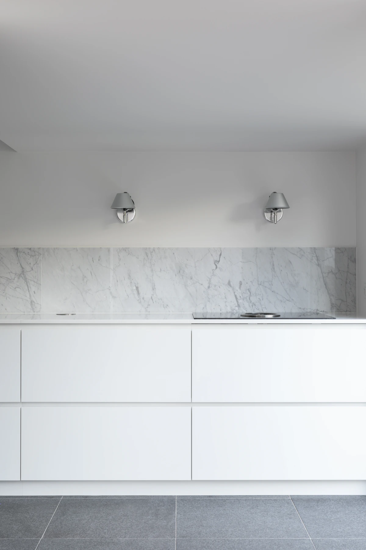 The Modern Minimal Kitchen — Modern Minimal Kitchen by Paramount Kitchen, Kangra, Himachal Pradesh