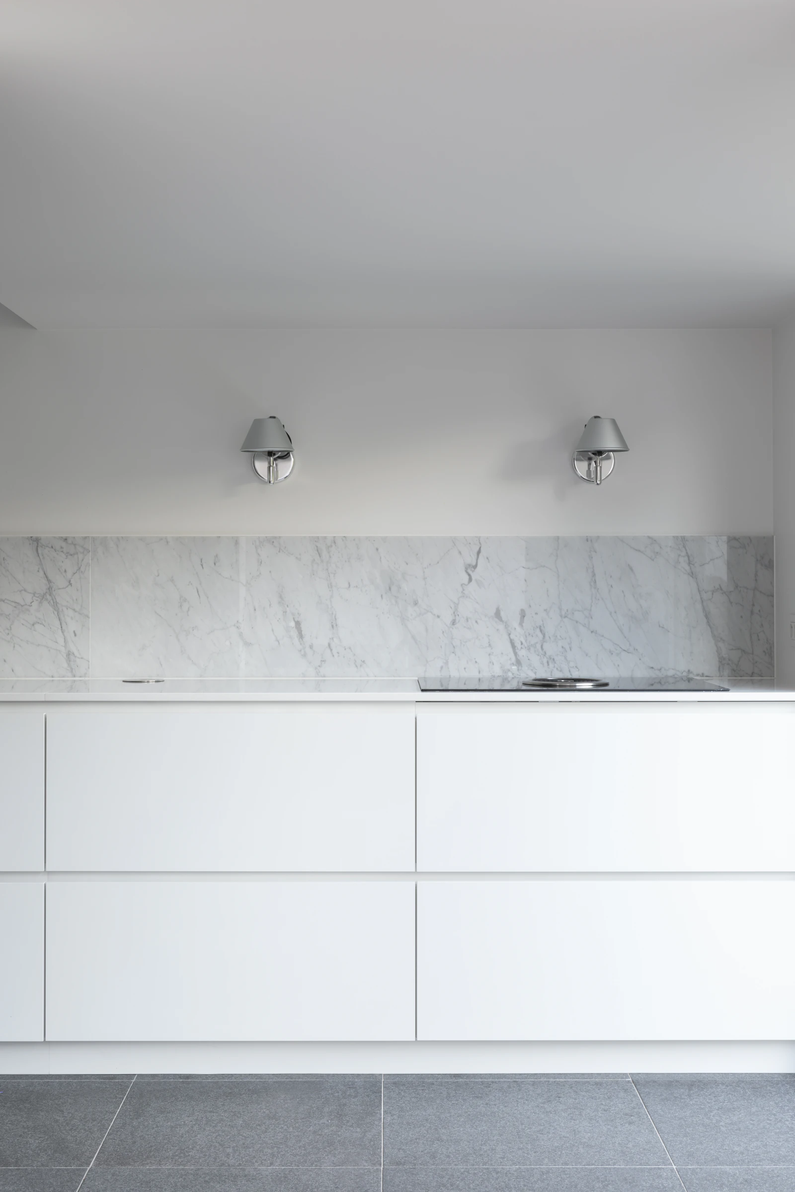 The Modern Minimal Kitchen — Modern Minimal Kitchen by Paramount Kitchen, Kangra, Himachal Pradesh