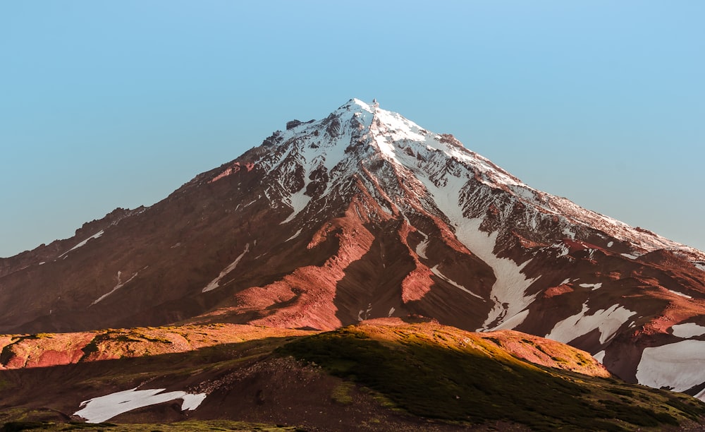 veduta aerea della montagna