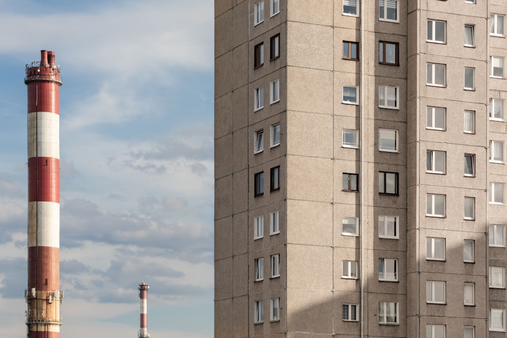 gray concrete building under blue sky at daytime