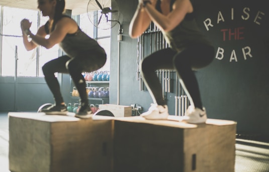 Saut sur box, exercice cardio pour perte de poids