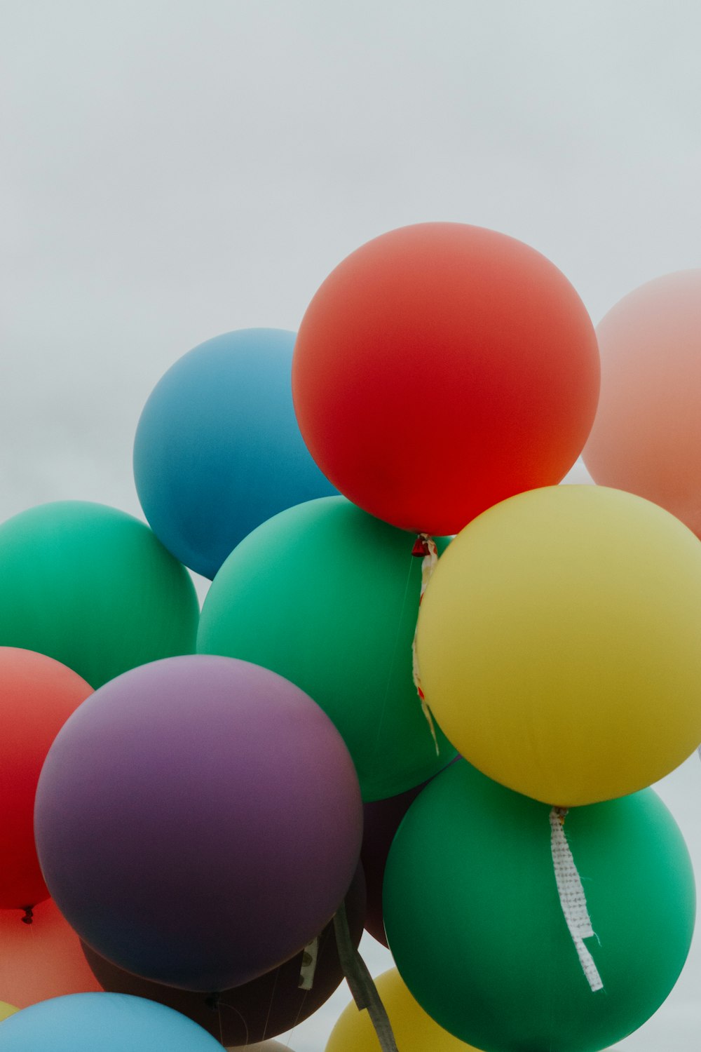 lote de globos de colores variados