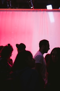 Silhouettes of diverse founders sharing their stories.