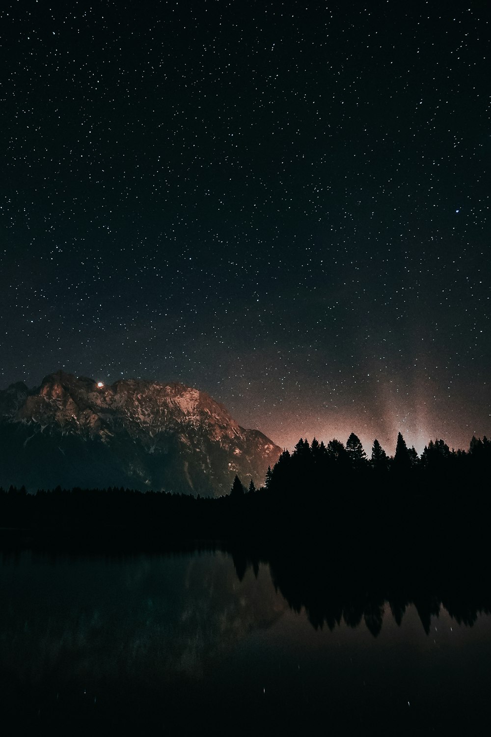 Paisaje nocturno estrellado