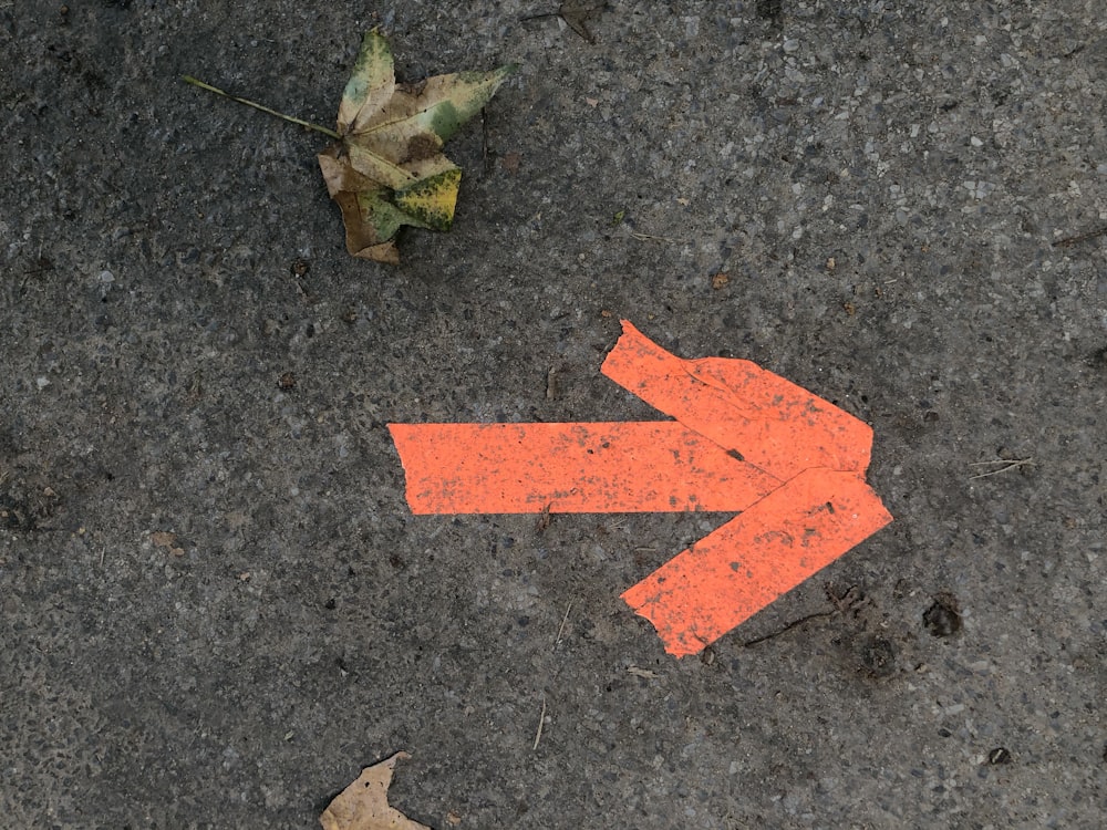 orange arrow paint in right destination