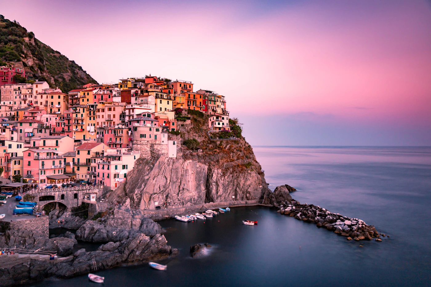 Pueblos de colores sobre el mar en Manarola, Cinque Terre, Italia — circuito por Europa