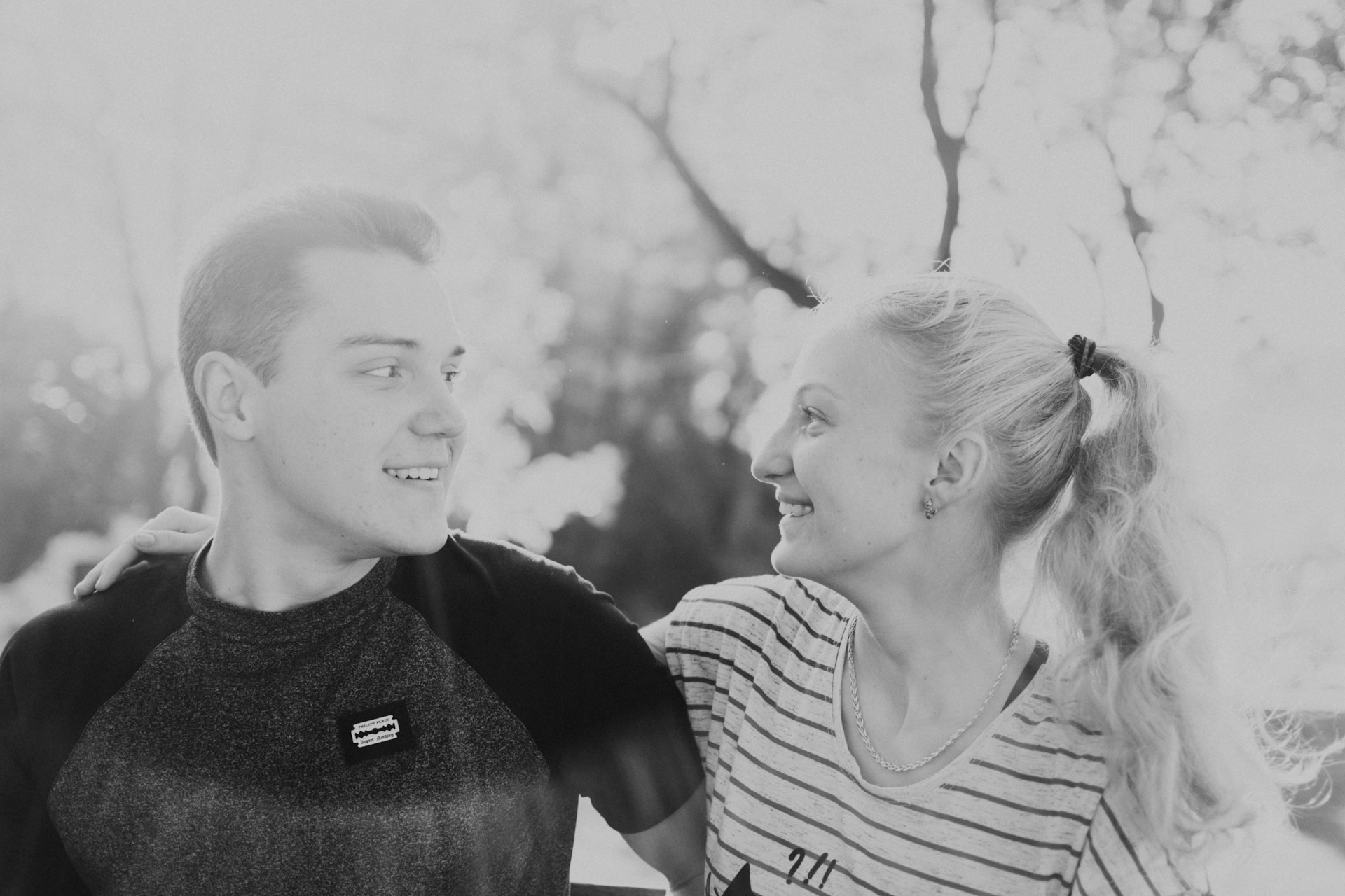 black and white bed linen