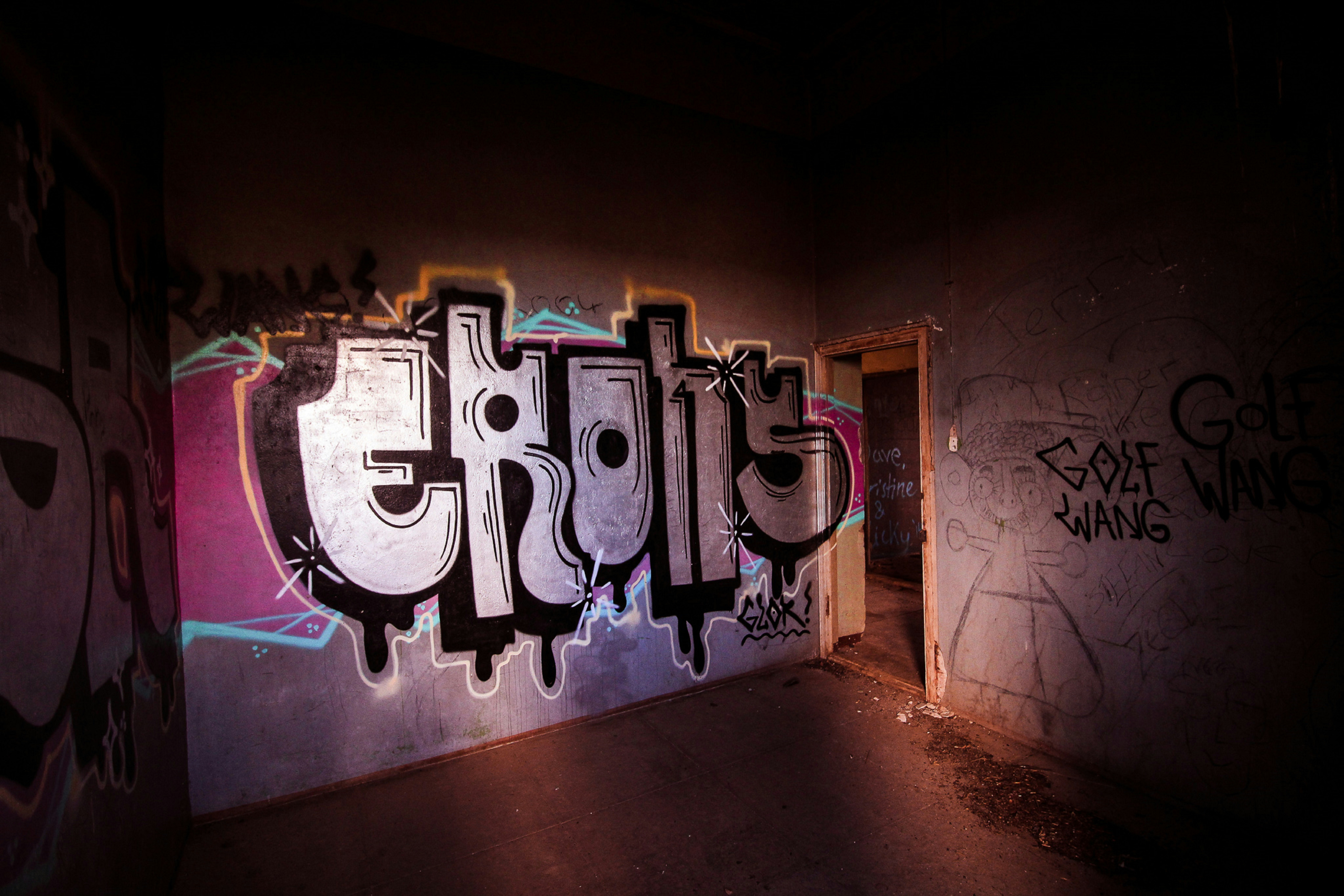 photo-1537108852320-66f0f5c3c5b8?ixid=M3wxMjA3fDB8MXxzZWFyY2h8MTZ8fHplYnJvaWQudXN8ZW58MHx8fHwxNzU3MjcxOTE1fDA\u0026ixlib=rb-4.1.0