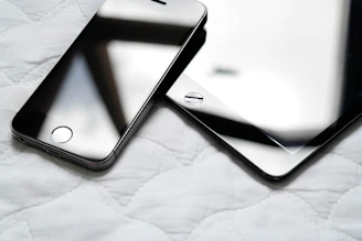 space gray iPhone 5s