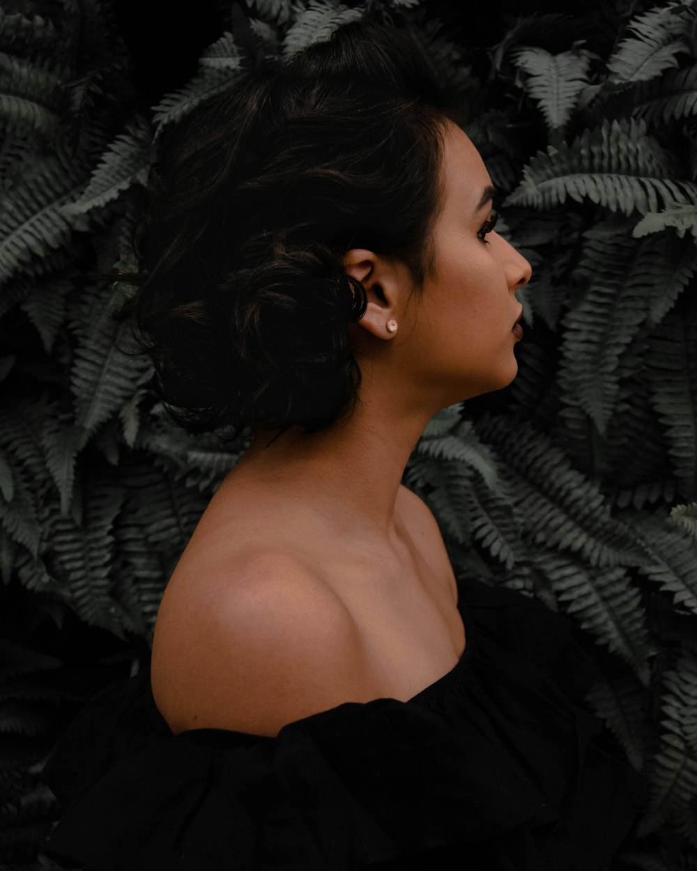 portrait photography of woman in side view