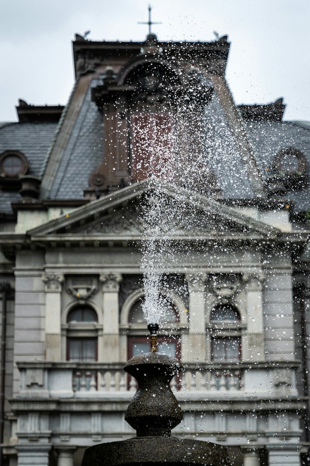 architectural photography of outdoor fountain