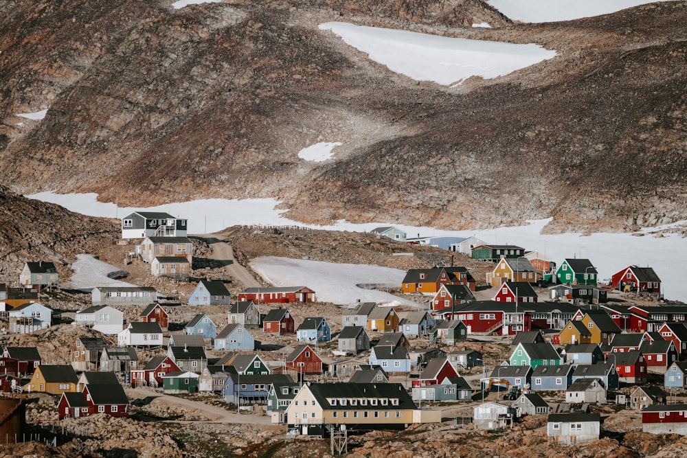 houses near brown mountain