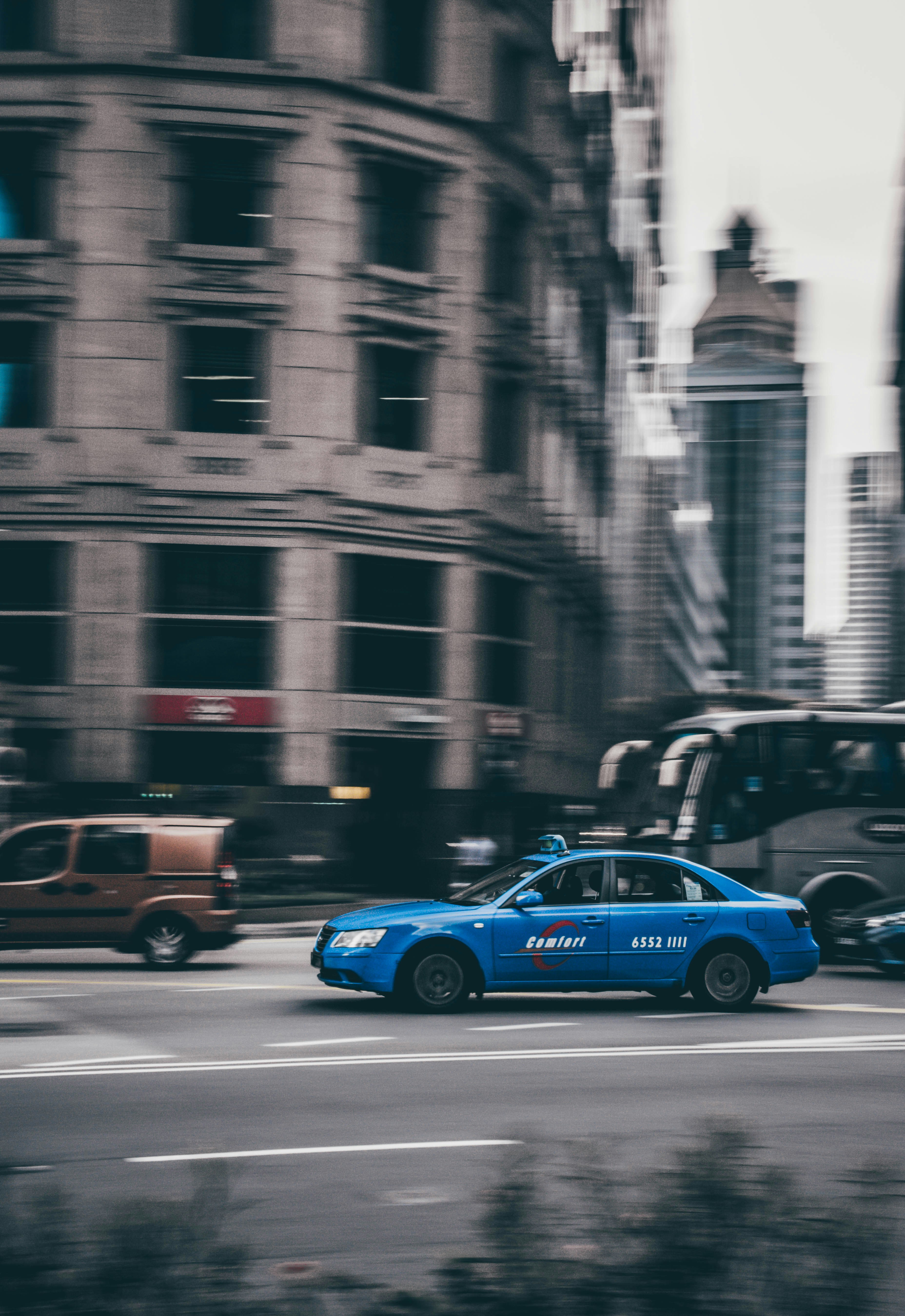 TAXI!