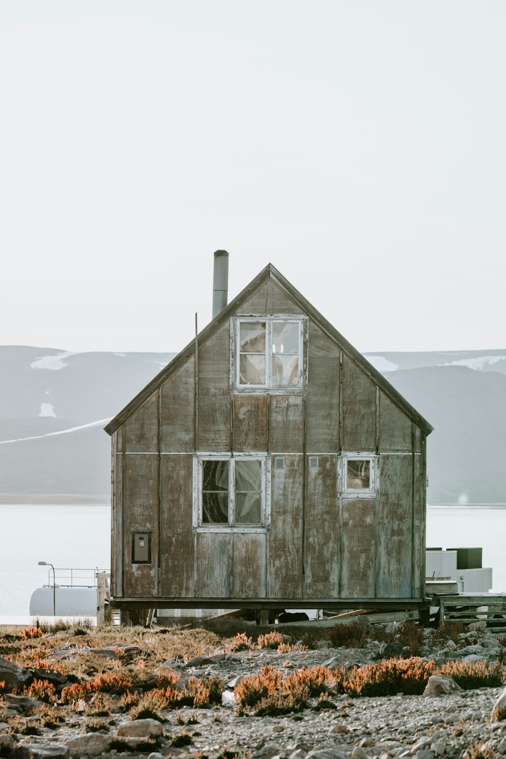 brown wooden cabin