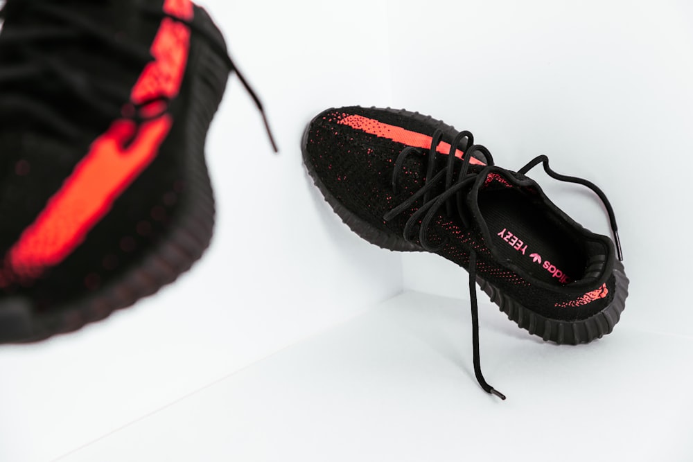 bred adidas Yeezy Boost 350 V2 shoes